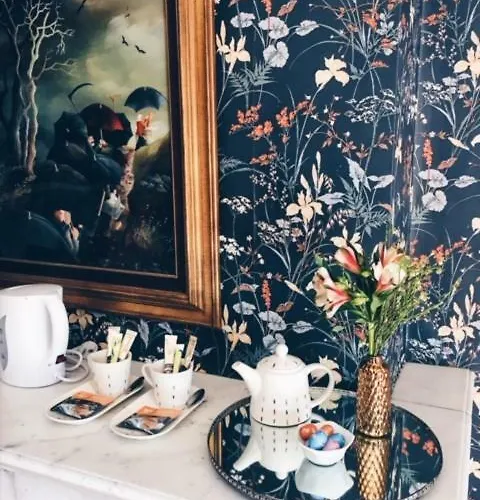 Castle Roc Bed & Breakfast *